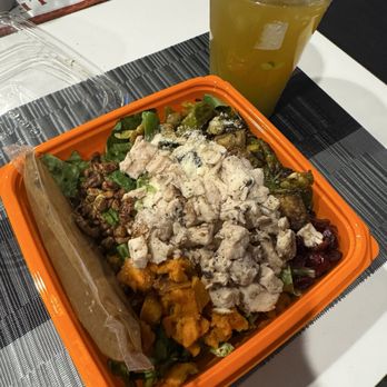 Salad and Go - Roasted Autumn Salad and Cucumber Mint Arnold Palmer - Salad Near Me - Las Vegas, Nevada