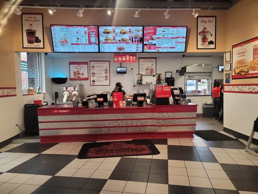 Freddy's Frozen Custard & Steakburgers by null