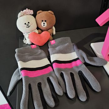 T-Mobile Experience Store - 11.12.24 Thank you for the free pair of gloves! - Mobile Phones Near Me - Kaneohe, Hawaii T-Mobile Experience Store - 11.12.24 Thank you for the free pair of gloves! - Mobile Phones Near Me - Kaneohe, Hawaii