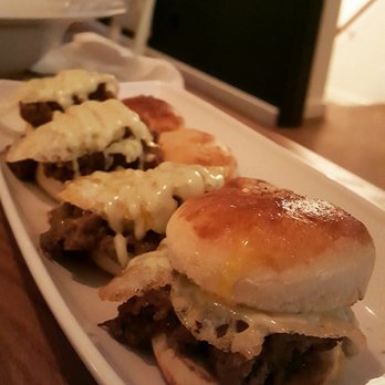 Té - Their heavenly bulgogi sliders! Totally worth the hype. - Asian Fusion Near Me - Toronto, Ontario