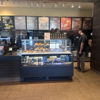 Starbucks - John being nice to a worker - Coffee & Tea Near Me - Lake Bluff, Illinois