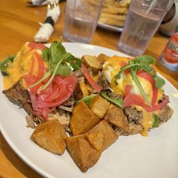 Carnitas Benedict