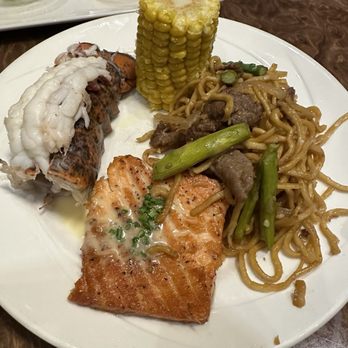 The Buffet - Lobster tail, Atlantic Grilled Salmon, Beef & Asparagus Lo Mein, Corn on the Cob - Buffets Near Me - Valley Center, California