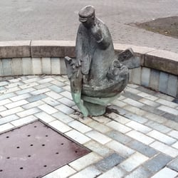 Statue: Fiskeren foran Politihuset Grønland