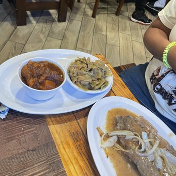 Hannibal's Kitchen - Liver and onions, yams and cabbage. - Barbeque Near Me - Charleston, South Carolina