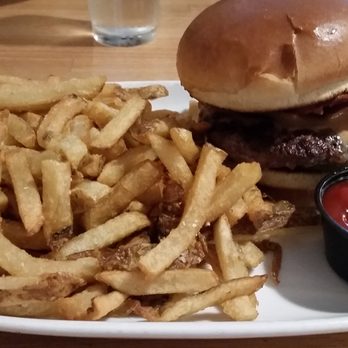 Fast Eddie's - Peanut butter burger - American Near Me - Parma, Ohio