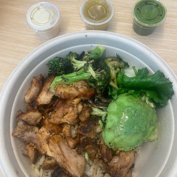 DIG INN - White sauce is Garlic aioli, brown is rosemary vinaigrette, green is pesto. - New American Near Me - New York, New York DIG INN - White sauce is Garlic aioli, brown is rosemary vinaigrette, green is pesto. - New American Near Me - New York, New York