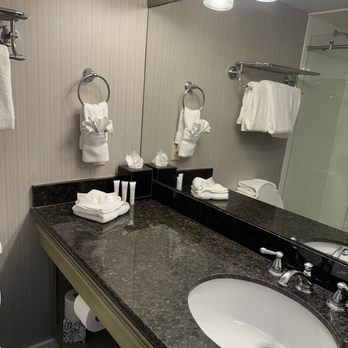 Hotel St Marie - Bathroom - Hotels Near Me - New Orleans, Louisiana Hotel St Marie - Bathroom - Hotels Near Me - New Orleans, Louisiana