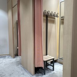L&T Lengermann & Trieschmann - Umkleide Sporthaus
