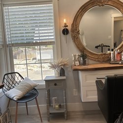 Rooted Salon - Such a cute space!