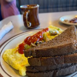 Breakwater Restaurant - Veggie Omelet