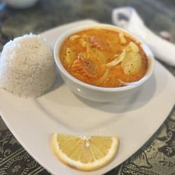 Thai Sawatdee - Yellow Curry Lunch (Medium Spice)