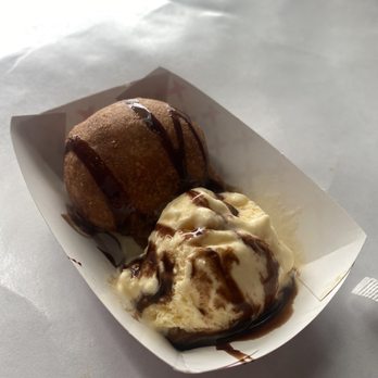 Paramount Stinkin Crawfish - Free Mini Dessert Fried Oreo and vanilla Ice Cream with Chocolate drizzle. - Seafood Near Me - Paramount, California Paramount Stinkin Crawfish - Free Mini Dessert Fried Oreo and vanilla Ice Cream with Chocolate drizzle. - Seafood Near Me - Paramount, California