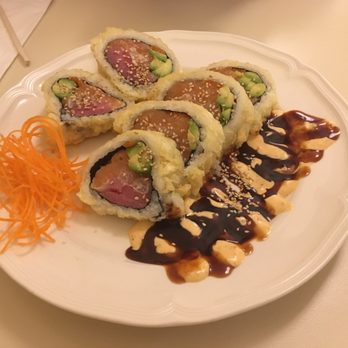 Goleta Sushi House - The dynamite roll. Sauce presentation was pretty! - Sushi Bars Near Me - Goleta, California Goleta Sushi House - The dynamite roll. Sauce presentation was pretty! - Sushi Bars Near Me - Goleta, California