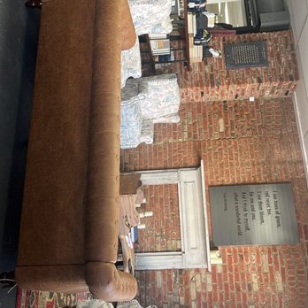 Nest & Nook - Seating area - Gift Shops Near Me - Purcellville, Virginia