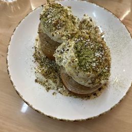 Soufflé pistachio pancakes Soufflé pistachio pancakes