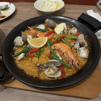 El Cielo - Seafood paella ...better for solo entree if not sharing tapas - Tapas Bars Near Me - Honolulu, Hawaii El Cielo - Seafood paella ...better for solo entree if not sharing tapas - Tapas Bars Near Me - Honolulu, Hawaii