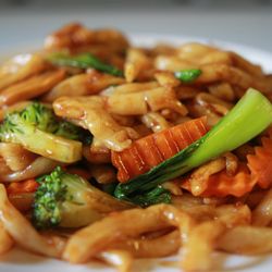 Wang Wang Dumpling - Wang wang dumpling: Vegtarian stir fried handmade noodle