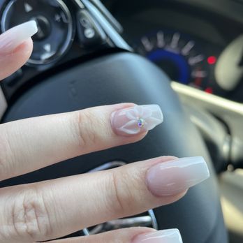 Mindy Nails Bar - Full set hombre with Hawaiian flower - Nail Salons Near Me - Whittier, California Mindy Nails Bar - Full set hombre with Hawaiian flower - Nail Salons Near Me - Whittier, California