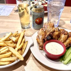 Old Chicago Pizza + Taproom - BONE-IN CHICKEN WINGS TALL