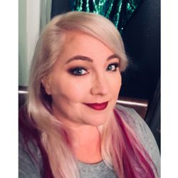 Bombshell Salon