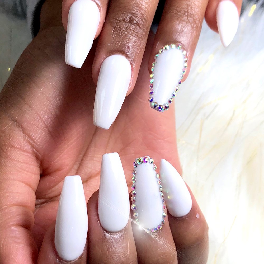Too Q Nails & Spa Logo