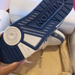 Shoe