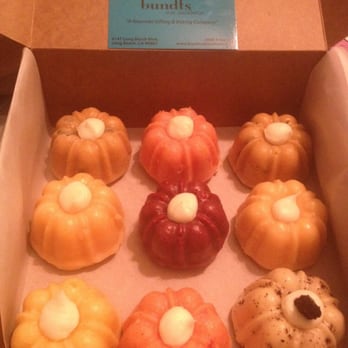 Bundts On Melrose - Strawberry lemonade, vanilla, pineapple, cookies and cream, red velvet, and rum raisin. Yum!!! - Desserts Near Me - Long Beach, California Bundts On Melrose - Strawberry lemonade, vanilla, pineapple, cookies and cream, red velvet, and rum raisin. Yum!!! - Desserts Near Me - Long Beach, California