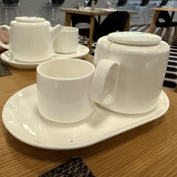 Qantas First Class Lounge - Tea Service - Airport Lounges Near Me - Los Angeles, California