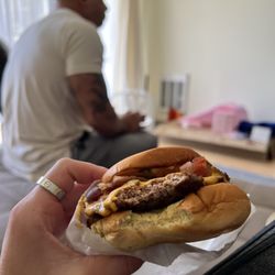 Shake Shack Hillsdale - Delish food with beau