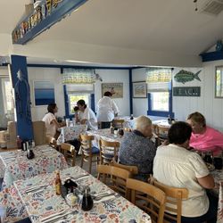 Fishin' Pier Grille - Cozy inside