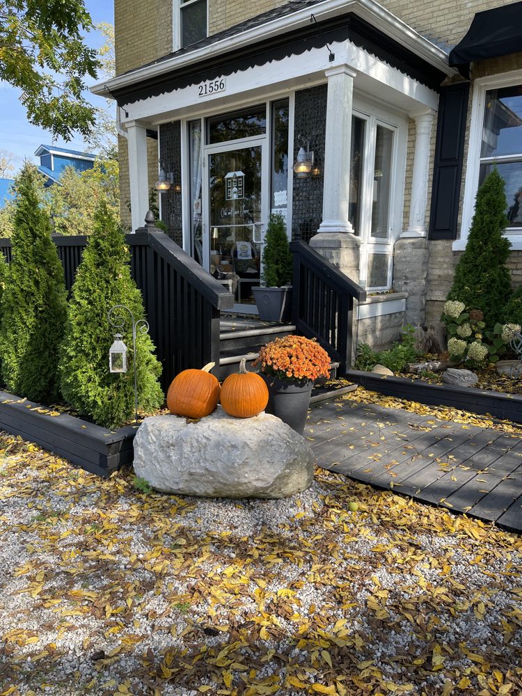 OAK AND LINEN HOME Updated October 2024 21 Photos 21556 Richmond