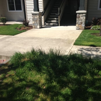 Echelon Apartments - Lawn maintenance BAD - Apartments Near Me - Lakewood, Washington Echelon Apartments - Lawn maintenance BAD - Apartments Near Me - Lakewood, Washington