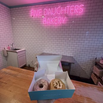 Five Daughters Bakery 12south - The Purist & gingerbread latte - Donuts Near Me - Nashville, Tennessee