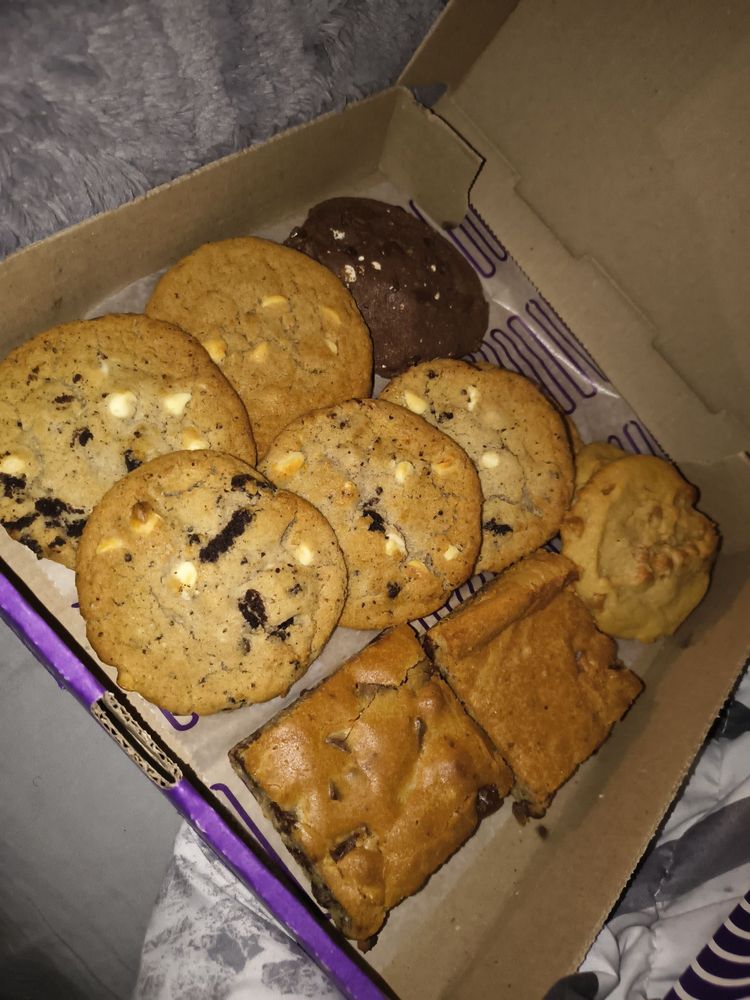 Food from Insomnia Cookies