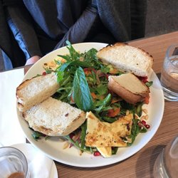 RAW & WILD Market & Cafe - Huge halloumi salad