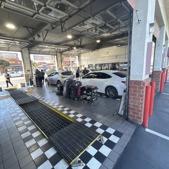 Jiffy Lube - Auto Repair Near Me - Burbank, California