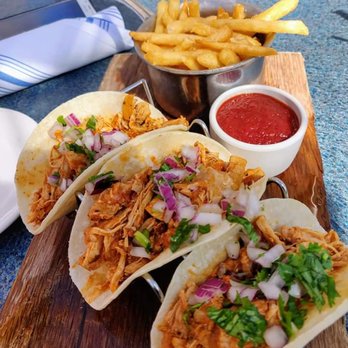 Las Brisas - Looks are truly deceiving! It makes a pretty picture but tasted quite bland. - Mexican Near Me - Laguna Beach, California