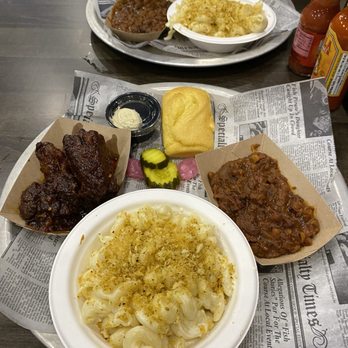 Burnt Ends Barbecue - This is the worst BBQ I have ever tasted . It was cold at 6 pm ! On a Friday ! - Barbeque Near Me - Auburn, Maine
