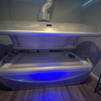 Bermuda Bronze - Gold Level Bed - Spray Tanning Near Me - Dartmouth, Massachusetts Bermuda Bronze - Gold Level Bed - Spray Tanning Near Me - Dartmouth, Massachusetts