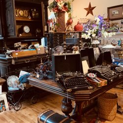 My Sister & Me - Old typewriters and more