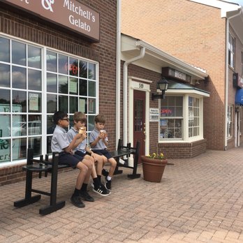 Molly's Yogurt - Ice Cream & Frozen Yogurt Near Me - Vienna, Virginia