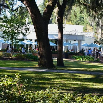 Forsyth Park - Restaurant in the park - Parks Near Me - Savannah, Georgia
