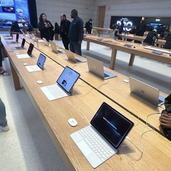 Apple Soho - Computers Near Me - New York, New York