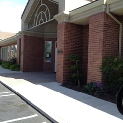 Sunshine Womens MD - Dr. Le is a very nice dr.