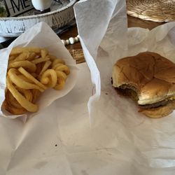 E's Inn - Suzy Q's and chili cheeseburger