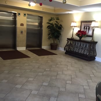 Resortquest Azure - Entryway looking toward elevators - Vacation Rentals Near Me - Fort Walton Beach, Florida Resortquest Azure - Entryway looking toward elevators - Vacation Rentals Near Me - Fort Walton Beach, Florida