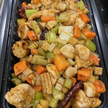 Szechuan Chinese Restaurant - L14. Hunan Chicken Light Dinner. Veggie crunch was very much was I was looking for. - Chinese Near Me - Dallas, Texas Szechuan Chinese Restaurant - L14. Hunan Chicken Light Dinner. Veggie crunch was very much was I was looking for. - Chinese Near Me - Dallas, Texas