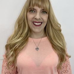 Hollywood Glam Lounge - Sew-on weft extensions for volume and length
