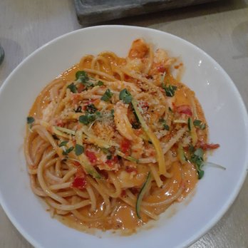 Bottiglia - Crab Bucatini with shrimp - Italian Near Me - Henderson, Nevada